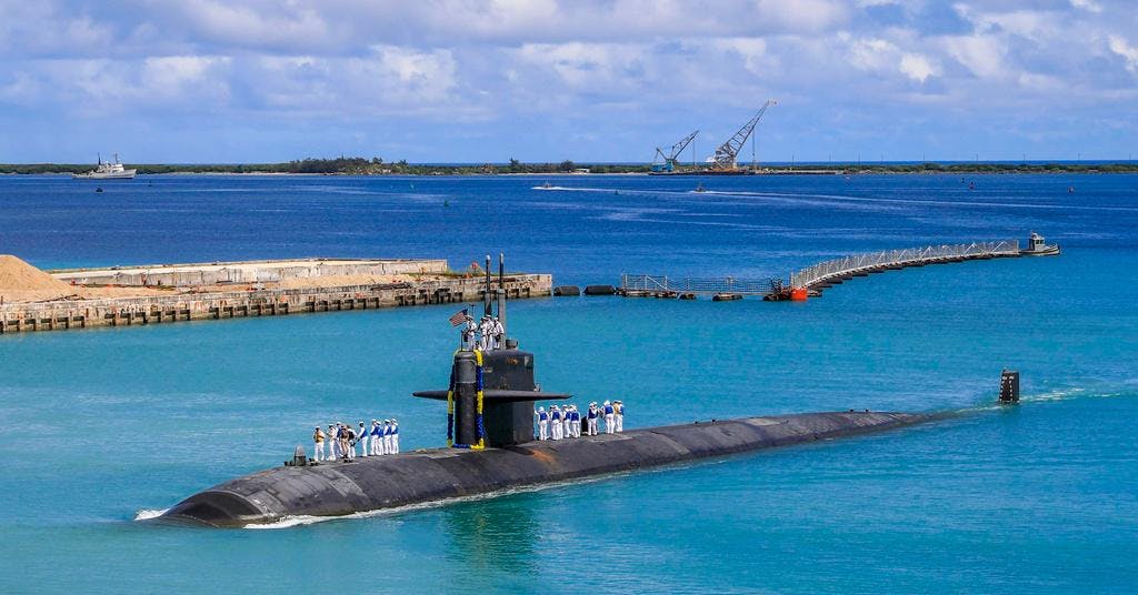 Australien undertecknar kritiserat ubåtsavtal