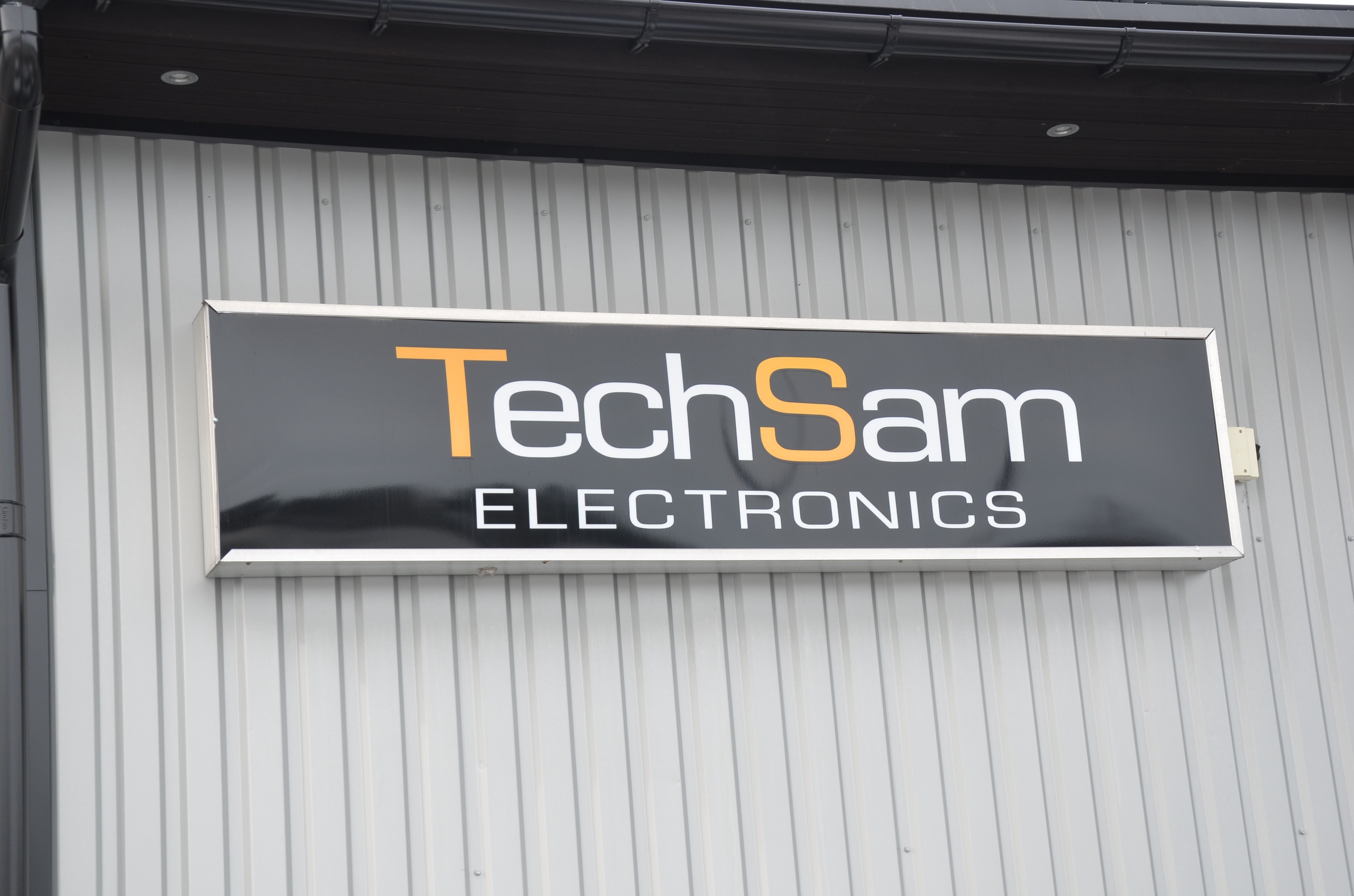 Techsam Electronics tvingas varsla en tredjedel av personalen