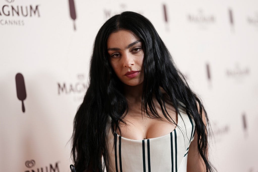 Achinsklik qizlarning uy qurilishi porno fotosuratlari