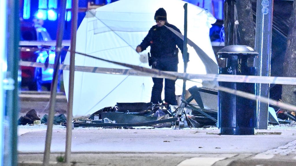 Ba người chết trong vụ tai nạn xe buýt - tài xế bị bắt