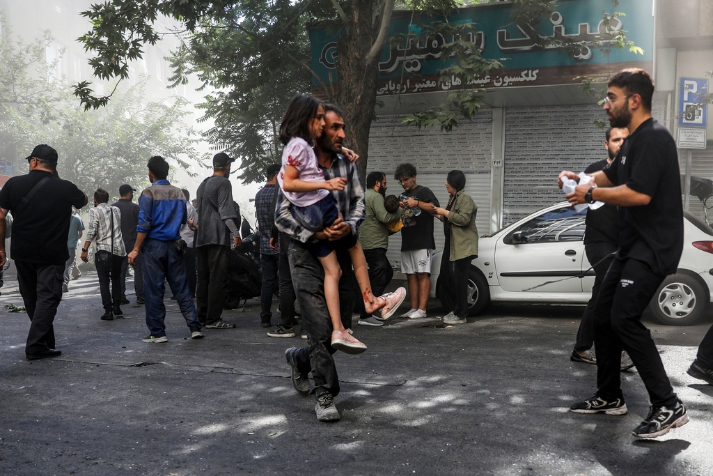 Många döda i Iran – Israel fortsätter attackerna