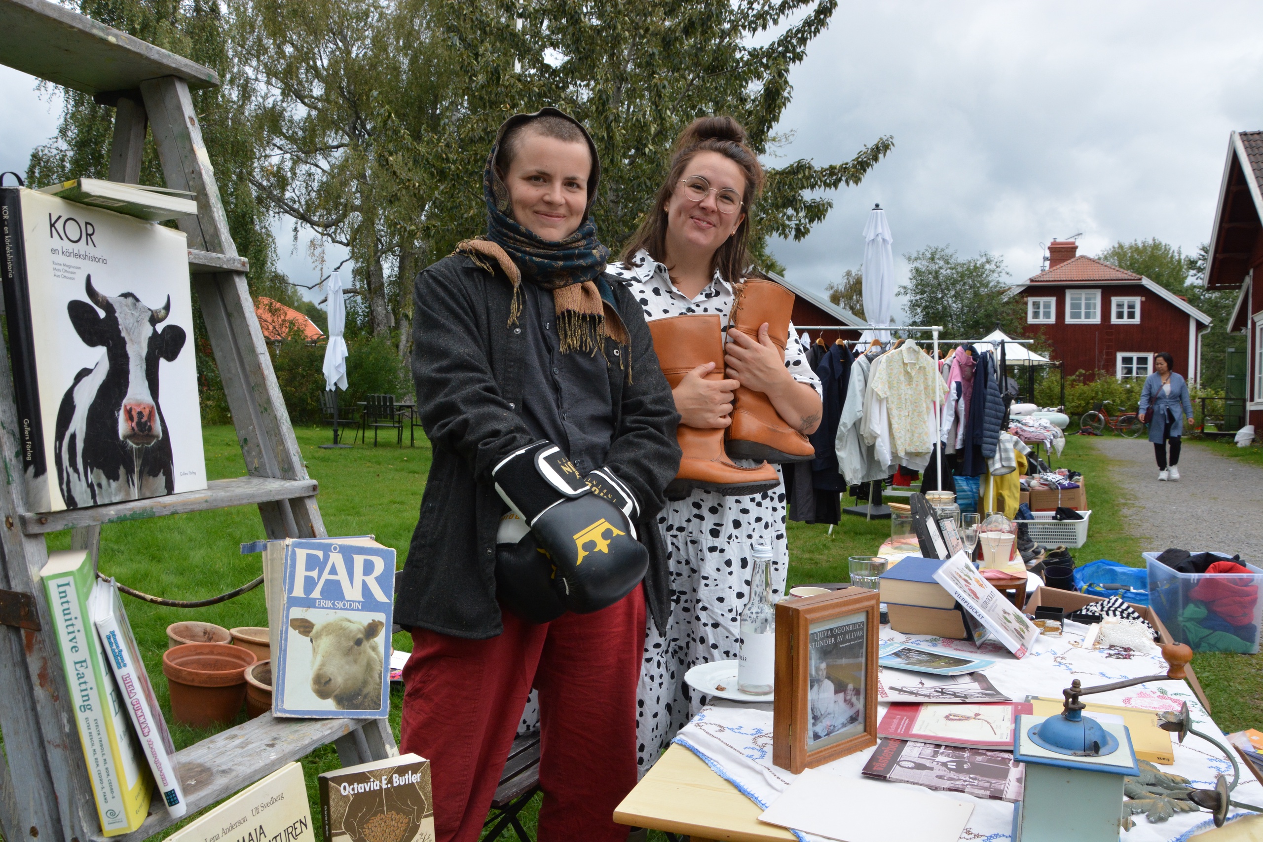 Välbesökt loppisfest längs Rikstretton