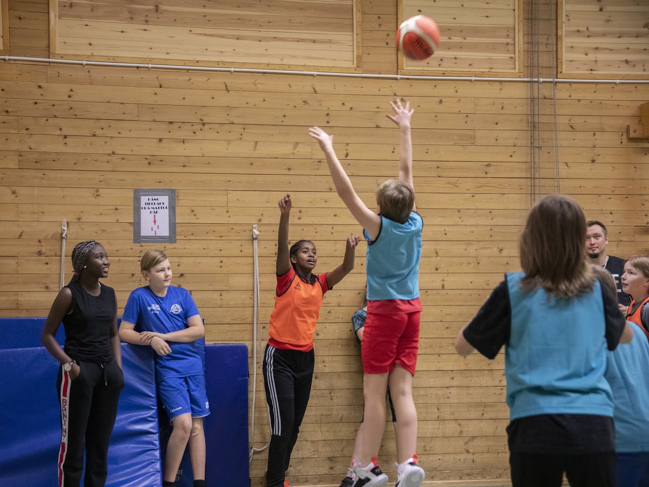 Semiz ayol belbogli boladi Semiz ayol belbogli boladi